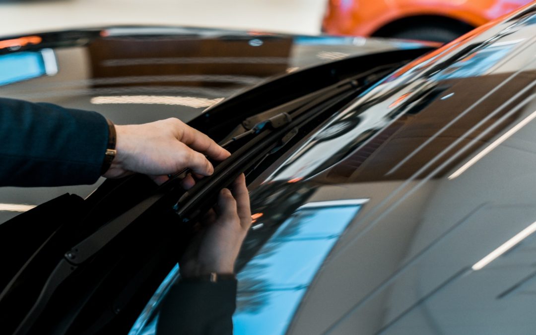 How to Choose the Right Windshield Replacement Option for Your Car